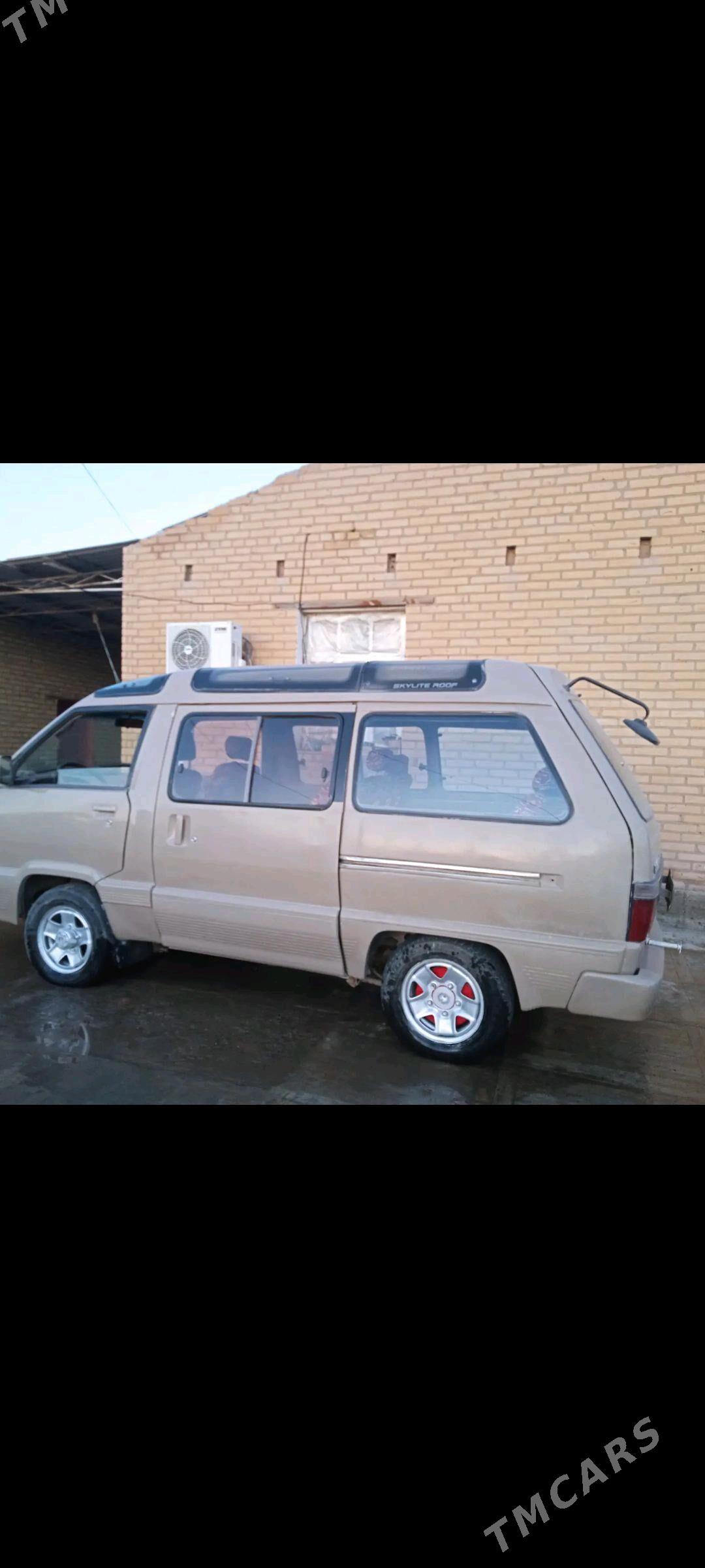 Toyota Town Ace 1994 - 26 000 TMT - Garabekewül - img 3