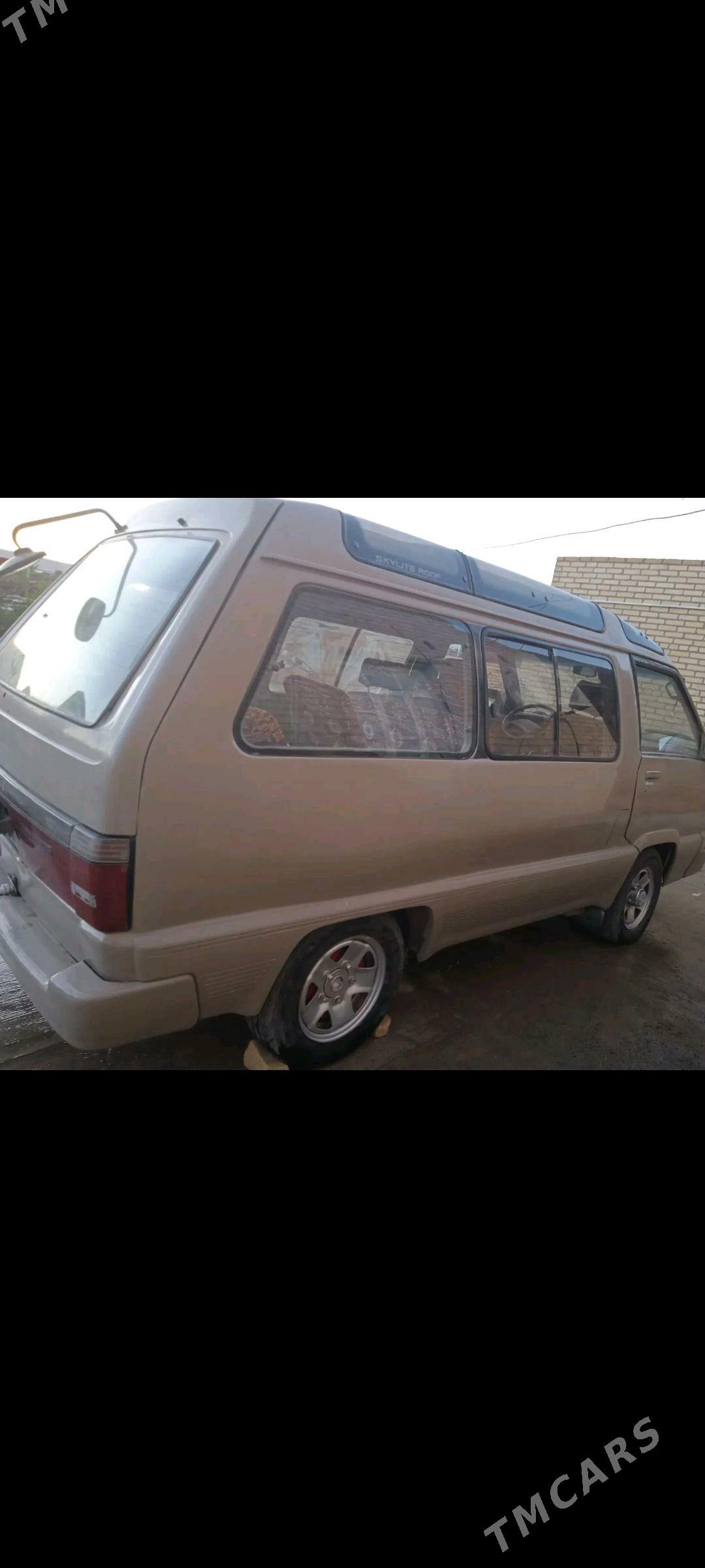 Toyota Town Ace 1994 - 26 000 TMT - Garabekewül - img 4