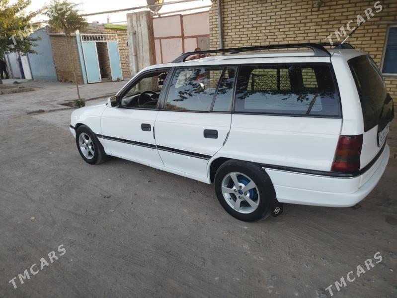 Opel Astra 1992 - 45 000 TMT - Mary - img 5