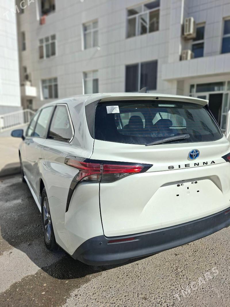 Toyota Sienna 2021 - 700 000 TMT - Гуртли - img 7