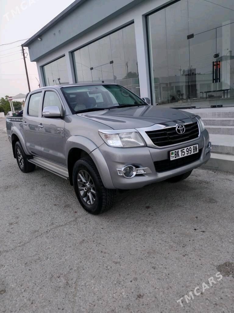 Toyota Hilux 2015 - 410 000 TMT - Хазар - img 4