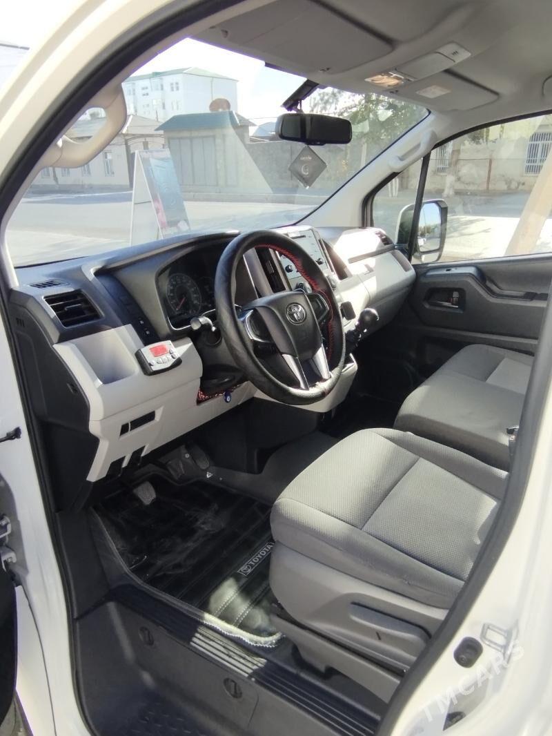 Toyota Hiace 2020 - 500 000 TMT - Мары - img 5