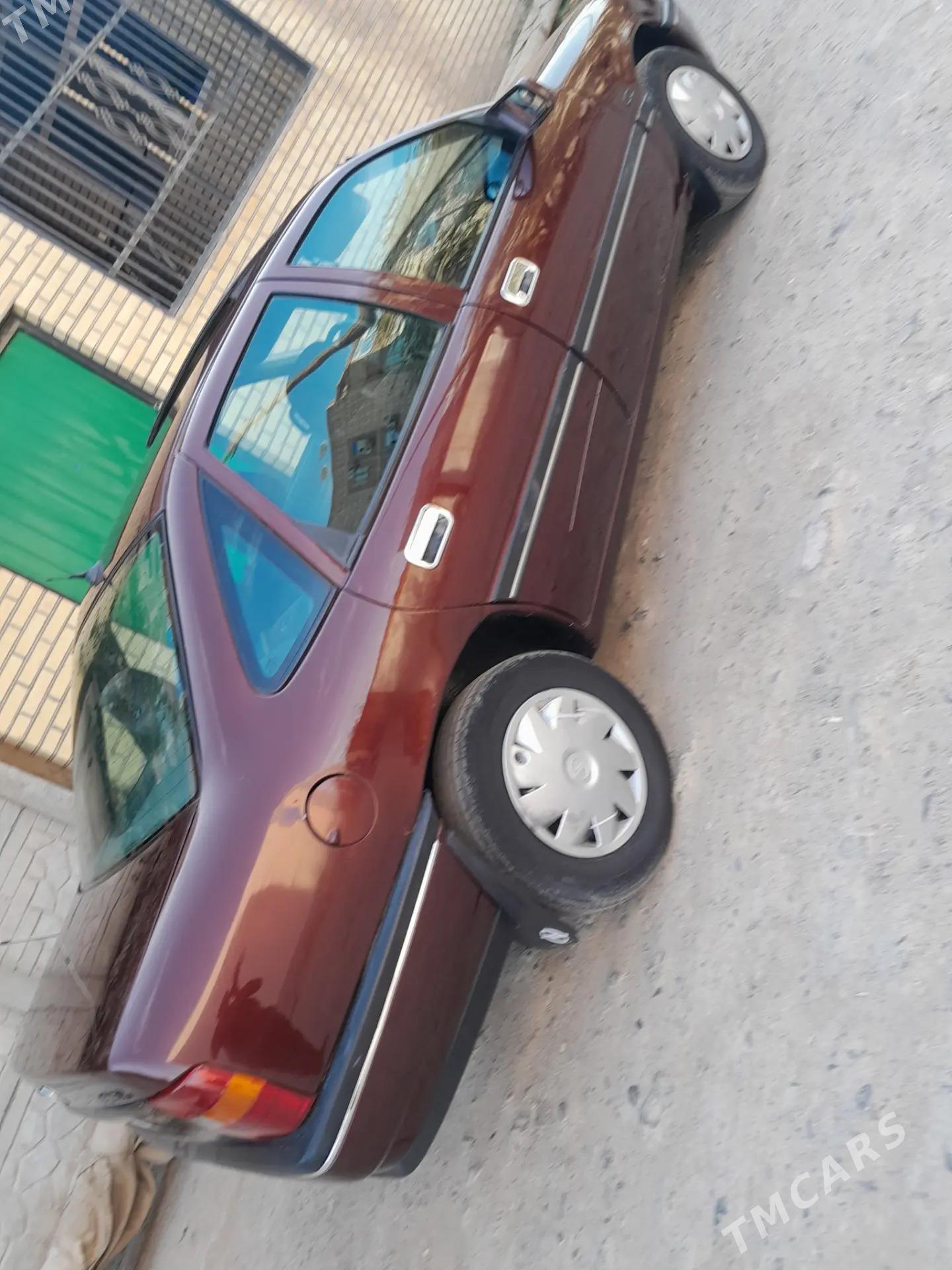 Opel Vectra 1990 - 40 000 TMT - Мары - img 4