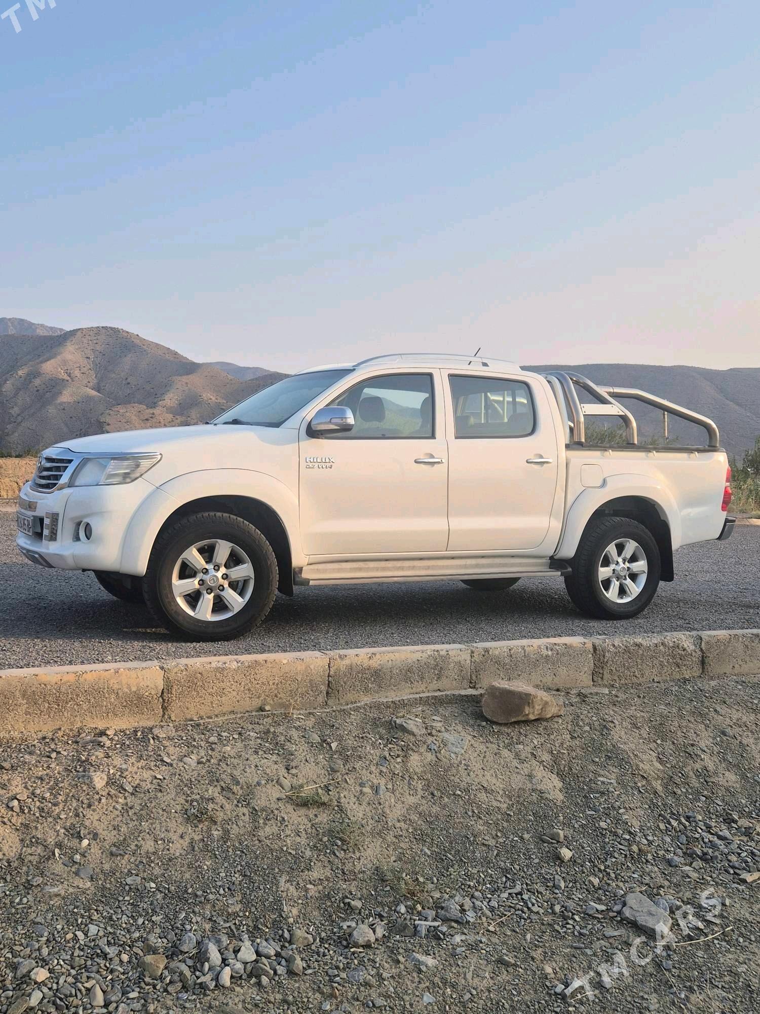 Toyota Hilux 2013 - 340 000 TMT - Bäherden - img 8