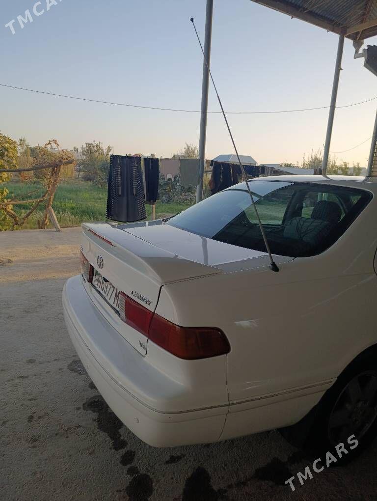 Toyota Camry 2000 - 140 000 TMT - Векильбазар - img 2
