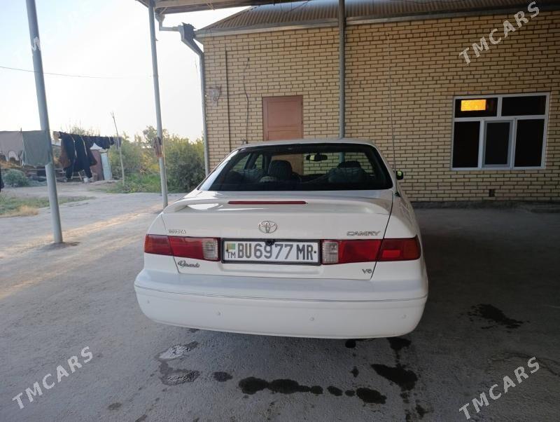 Toyota Camry 2000 - 140 000 TMT - Векильбазар - img 4