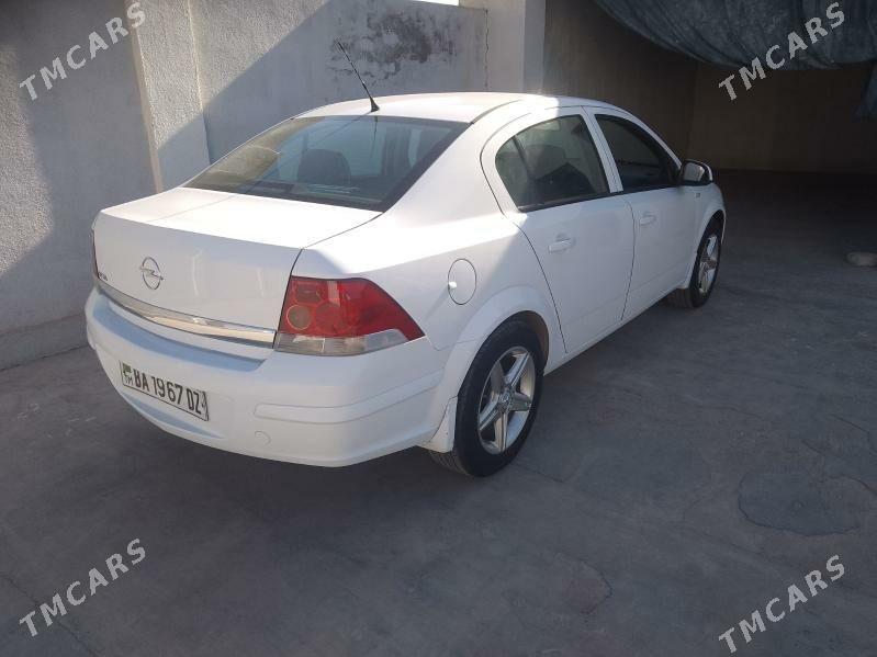 Opel Astra 2010 - 115 000 TMT - Дашогуз - img 3