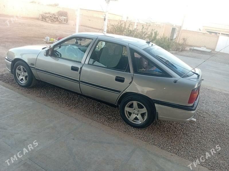 Opel Vectra 1990 - 26 000 TMT - Сакарчага - img 6