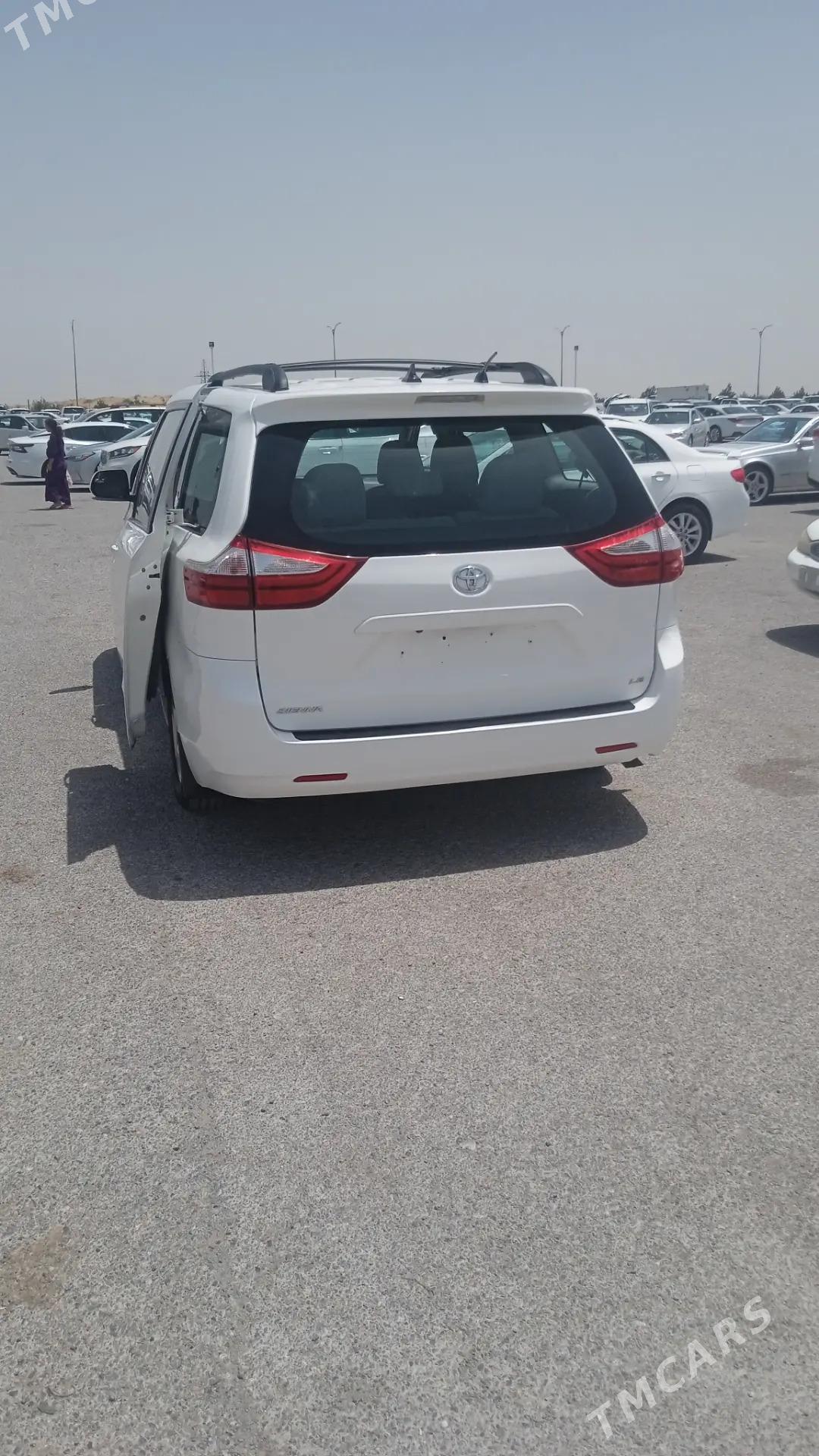 Toyota Sienna 2017 - 380 000 TMT - Köýtendag - img 4