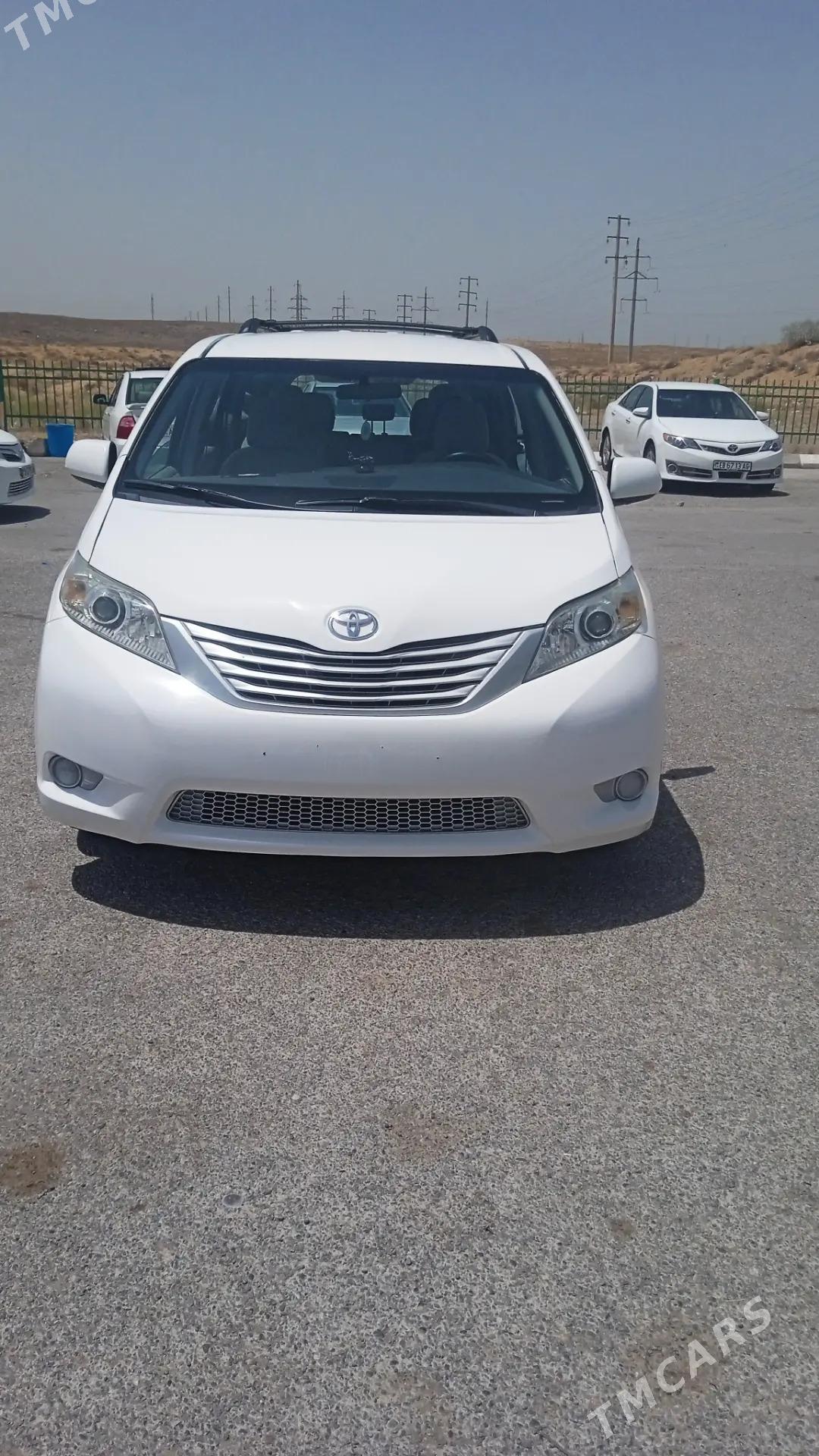 Toyota Sienna 2017 - 380 000 TMT - Köýtendag - img 3