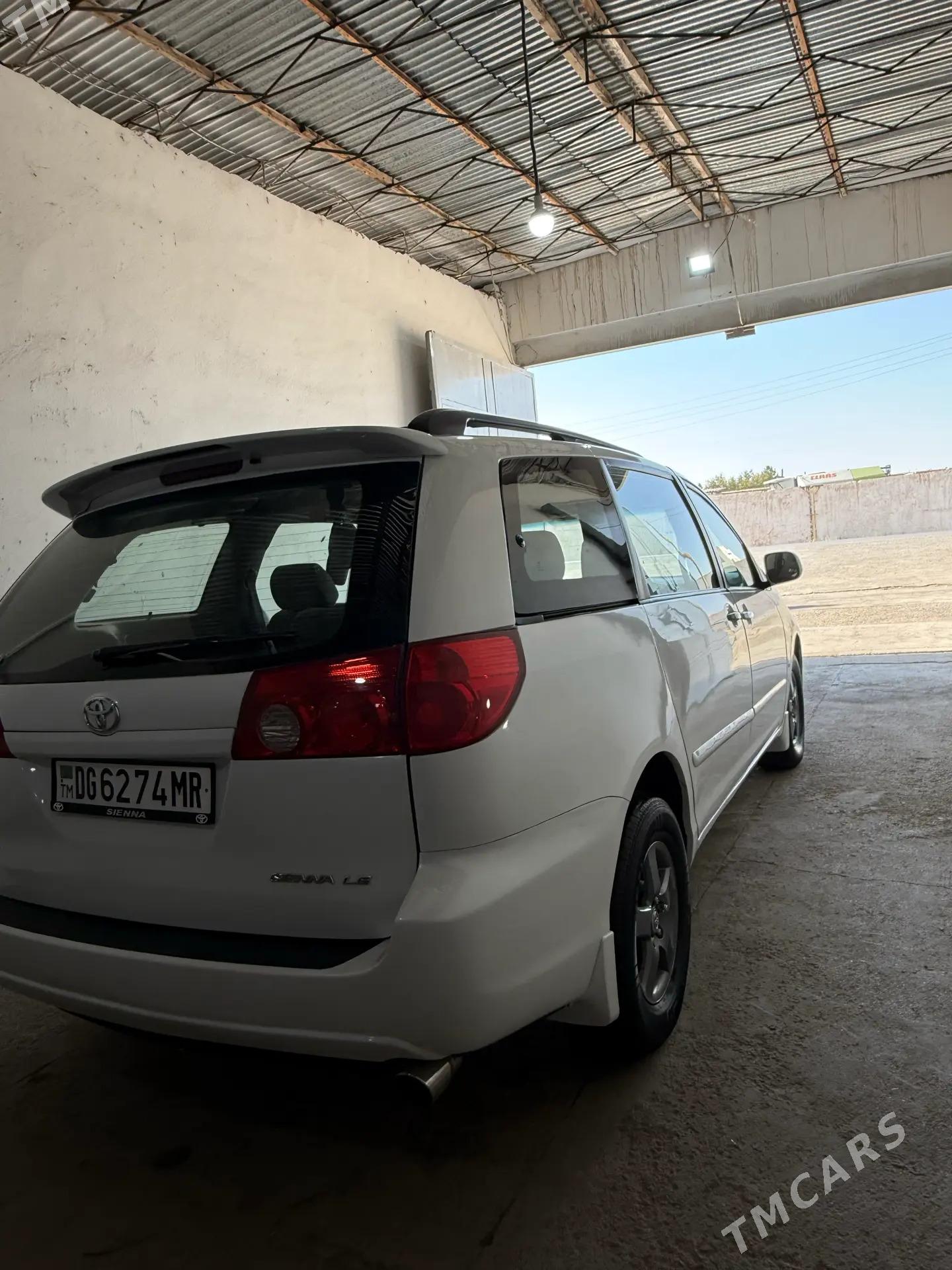 Toyota Sienna 2006 - 180 000 TMT - Байрамали - img 4