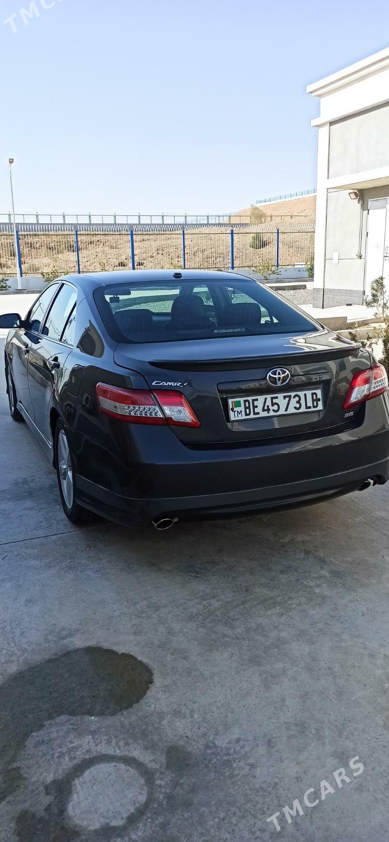 Toyota Camry 2010 - 200 000 TMT - Сейди - img 8