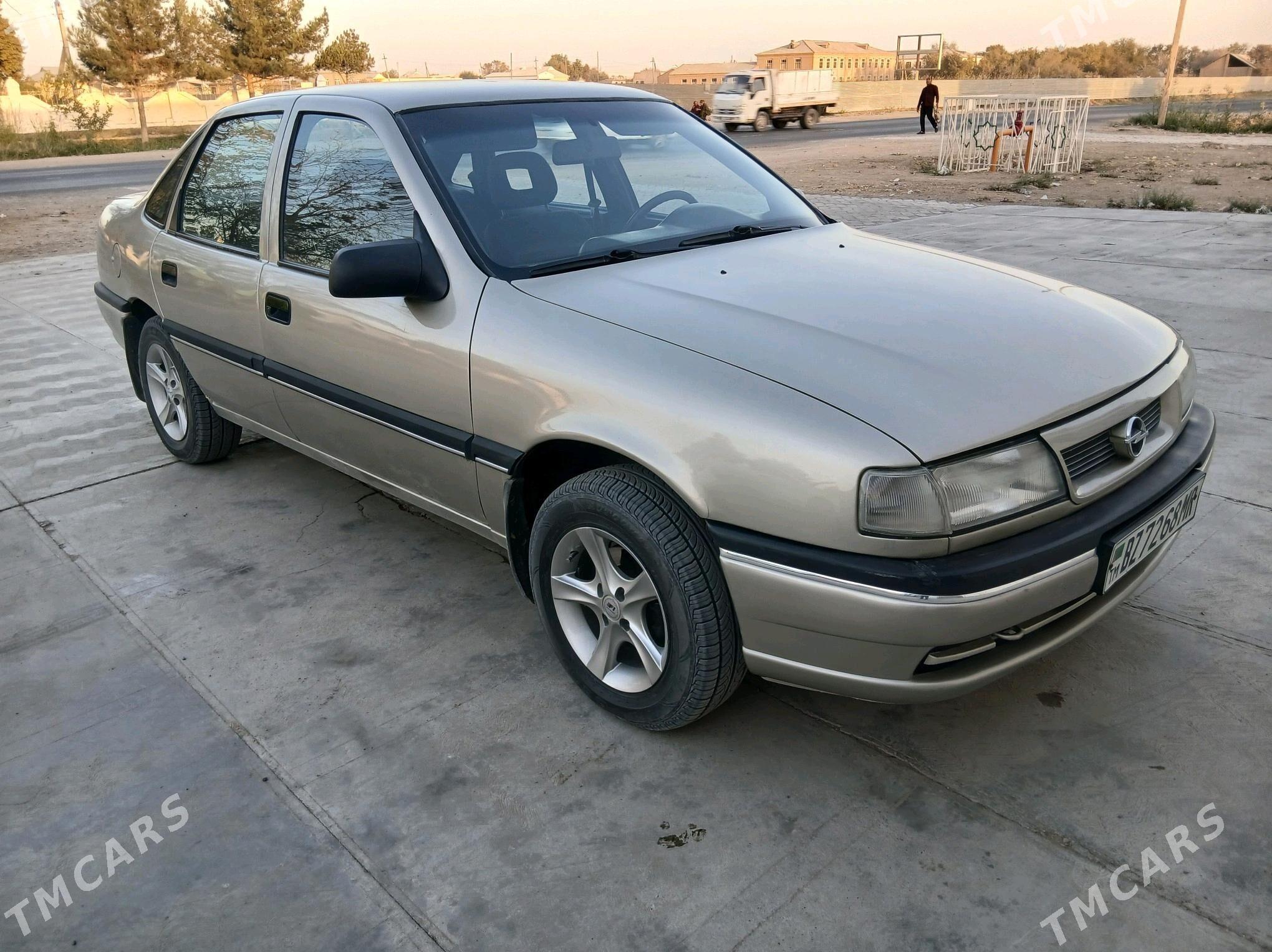 Opel Vectra 1990 - 50 000 TMT - Байрамали - img 2