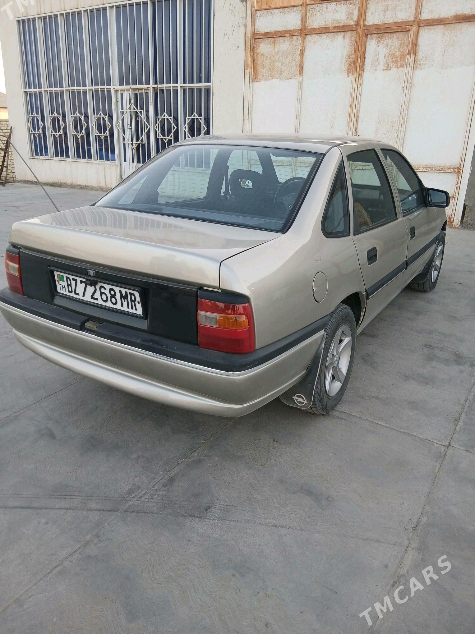 Opel Vectra 1990 - 50 000 TMT - Байрамали - img 3