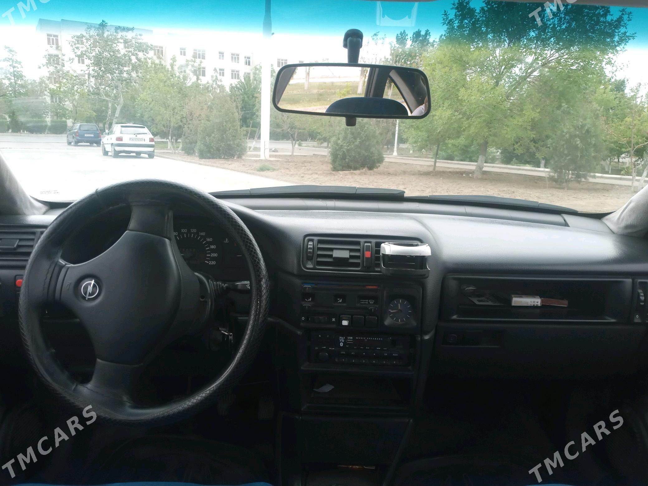 Opel Astra 1990 - 28 000 TMT - Daşoguz - img 9