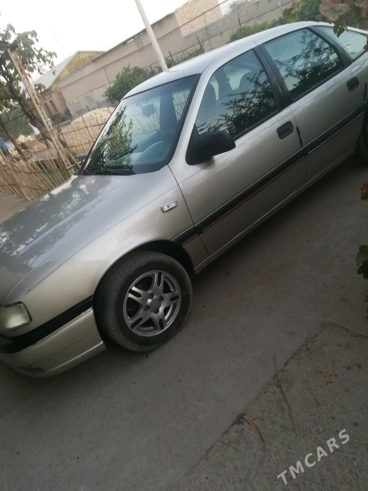 Opel Vectra 1993 - 40 000 TMT - Чарджоу - img 2