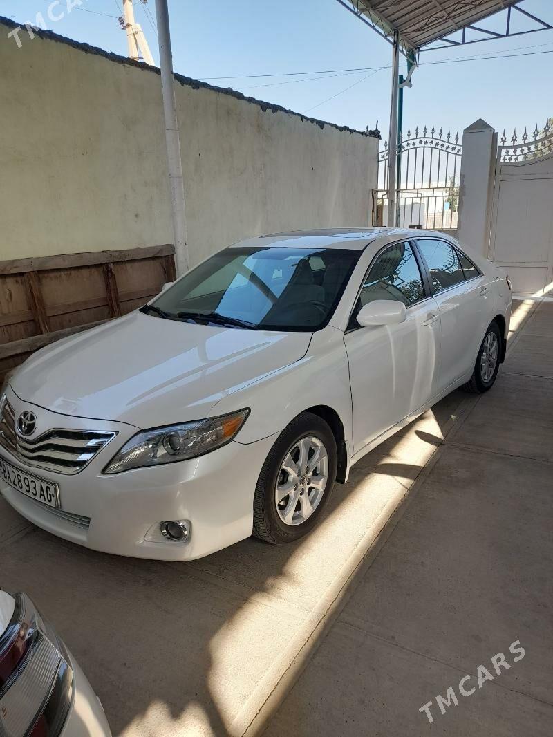 Toyota Camry 2011 - 230 000 TMT - Бузмеин - img 4