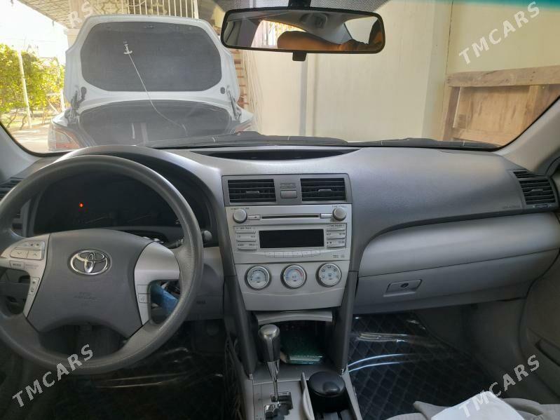 Toyota Camry 2011 - 230 000 TMT - Бузмеин - img 2