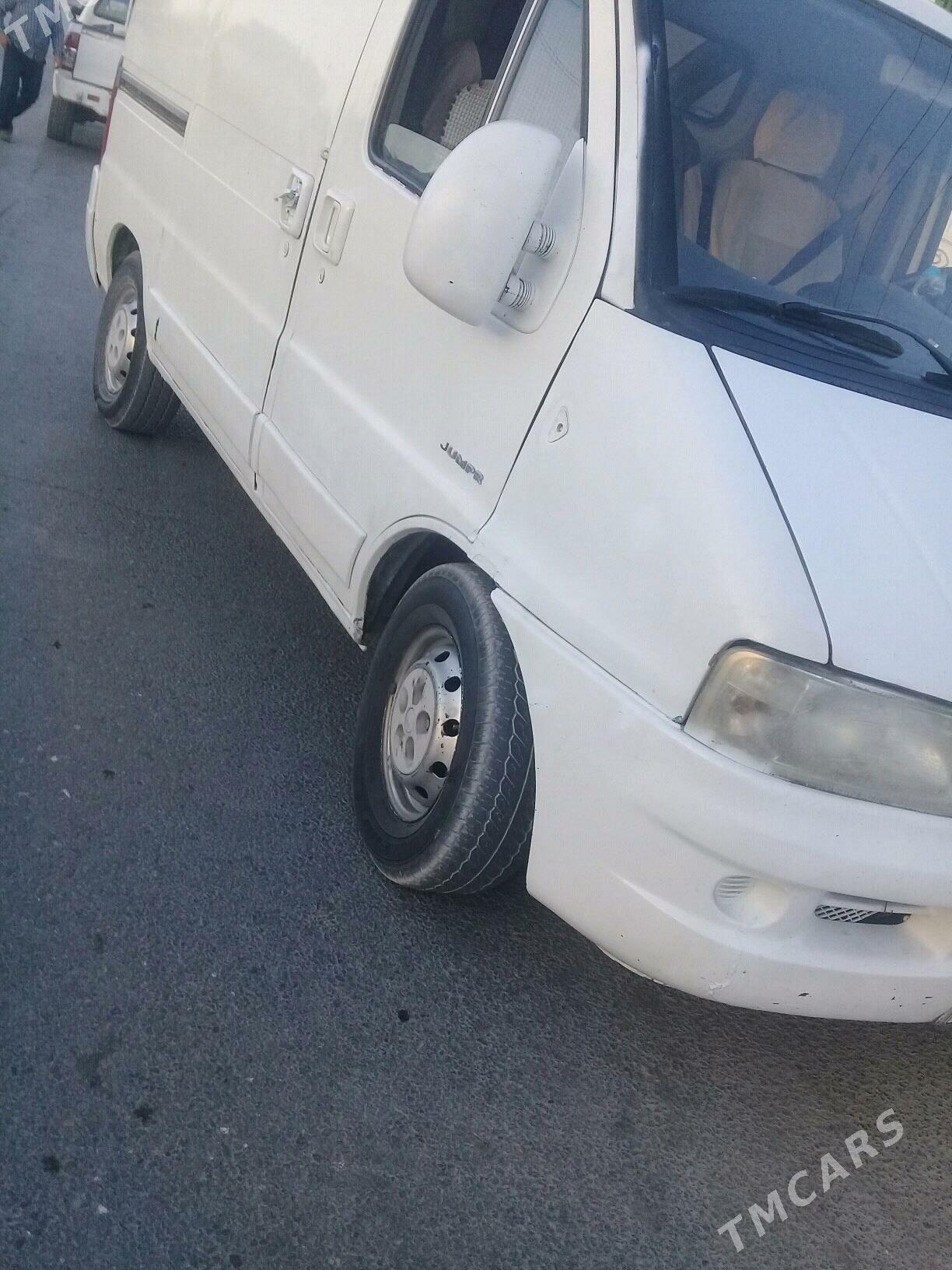 Toyota Hiace 2010 - 133 000 TMT - Бахарден - img 1