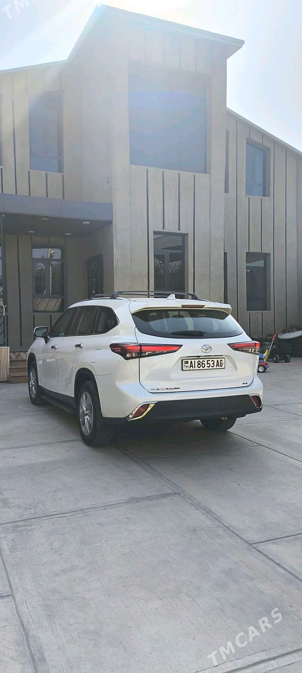 Toyota Highlander 2022 - 540 000 TMT - Aşgabat - img 4