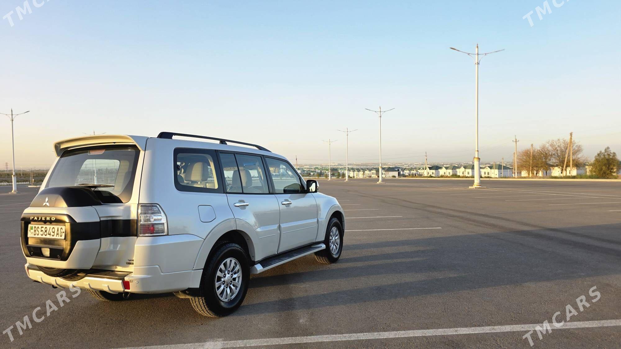Mitsubishi Pajero 2017 - 290 000 TMT - Ашхабад - img 4