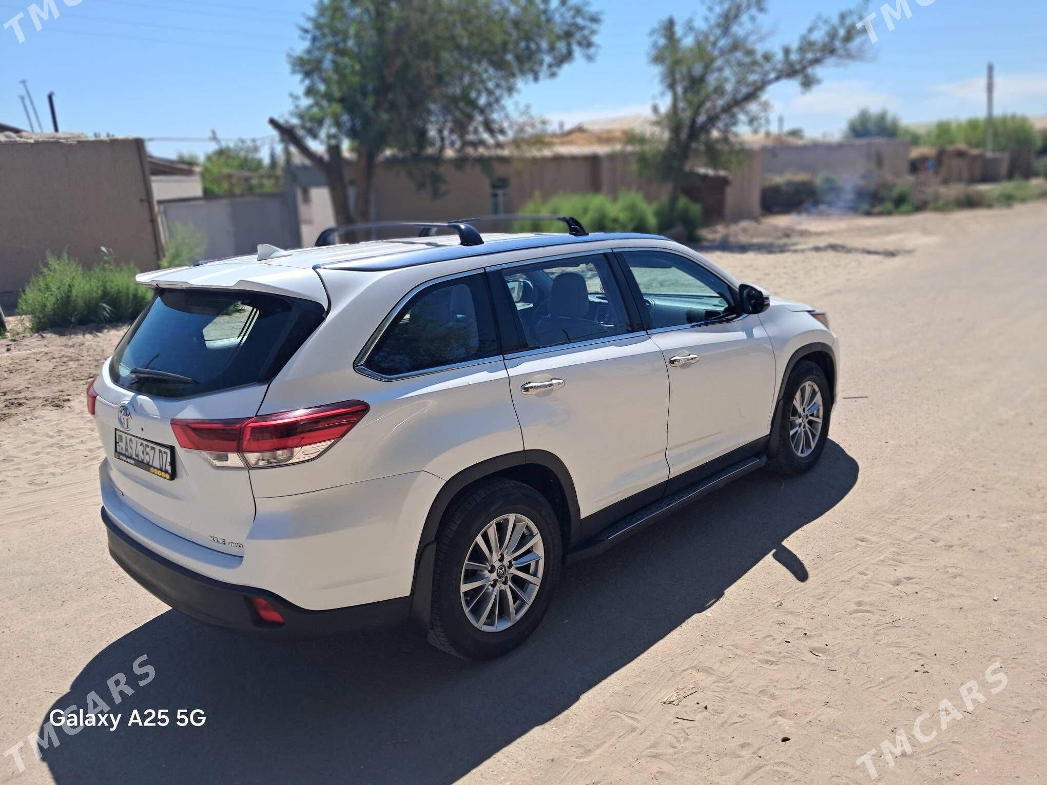 Toyota Highlander 2019 - 425 000 TMT - Болдумсаз - img 4