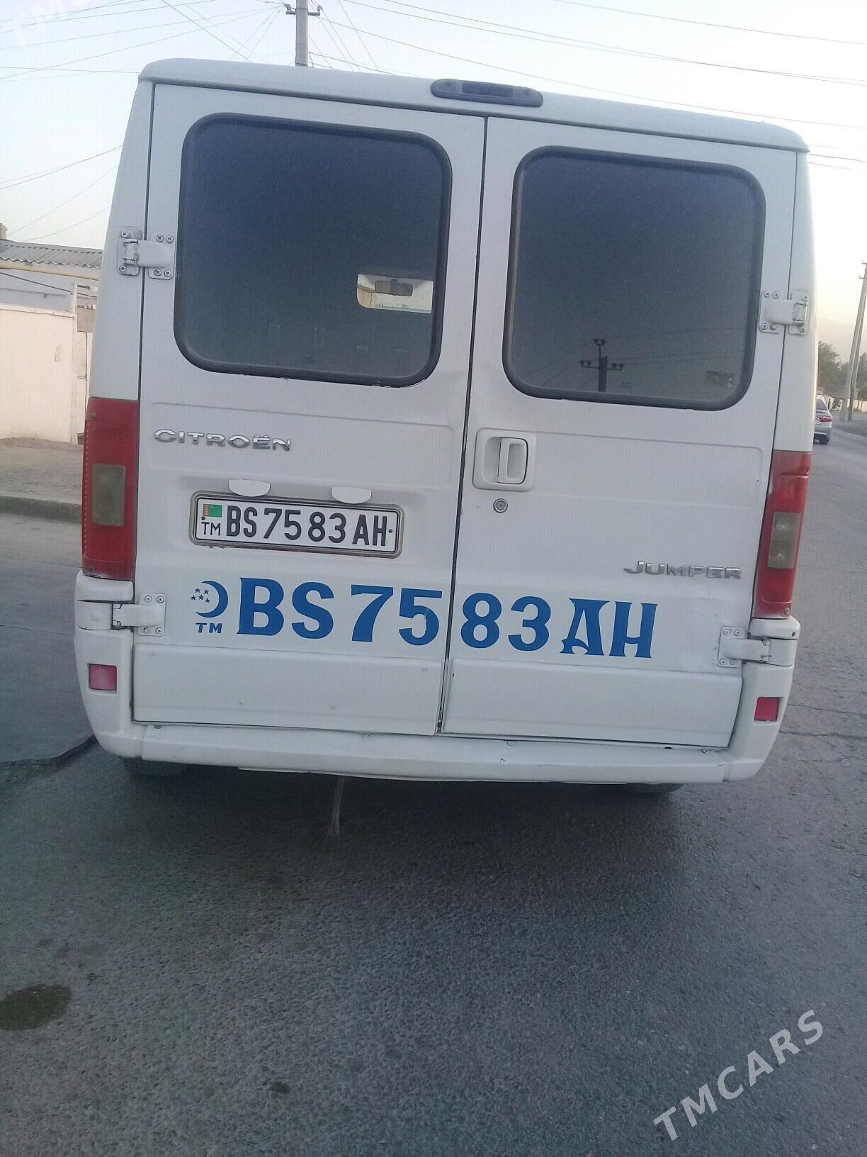 Toyota Hiace 2010 - 133 000 TMT - Бахарден - img 4