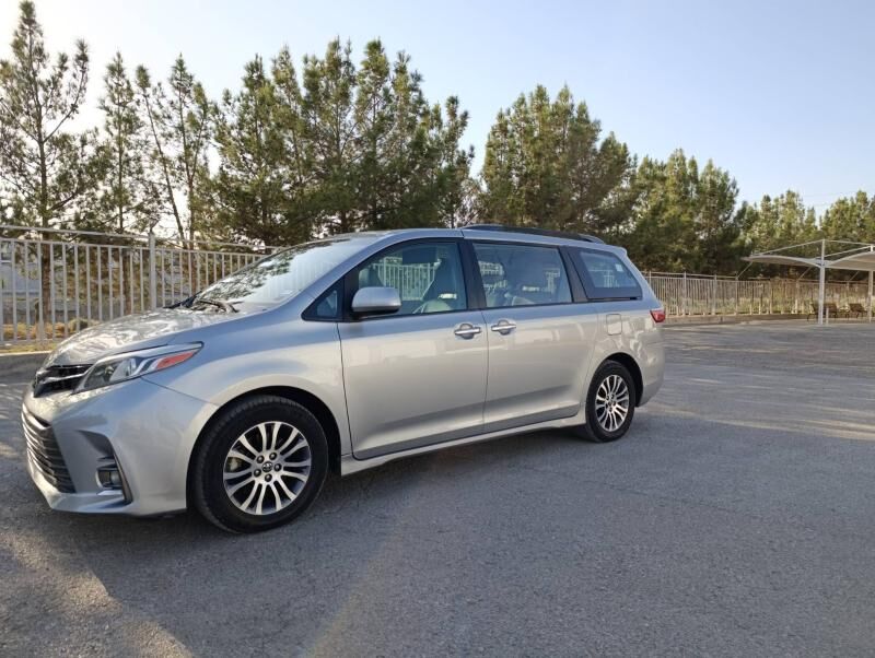 Toyota Sienna 2019 - 450 000 TMT - Мары - img 2