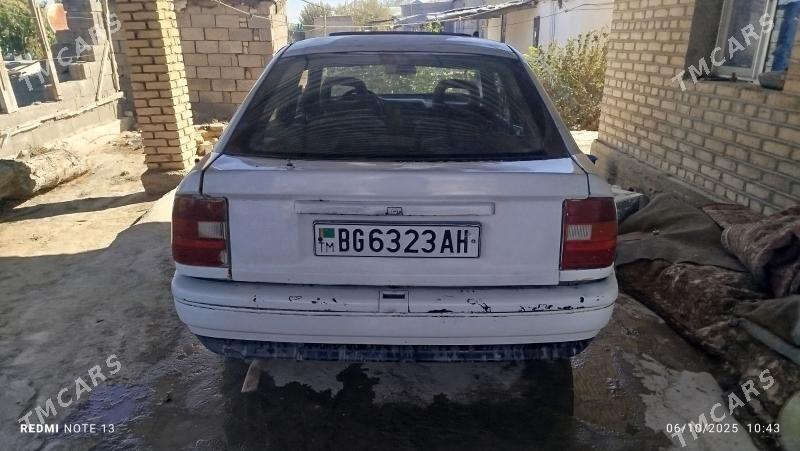 Opel Astra 1996 - 13 000 TMT - Ак-Бугдайский этрап - img 4