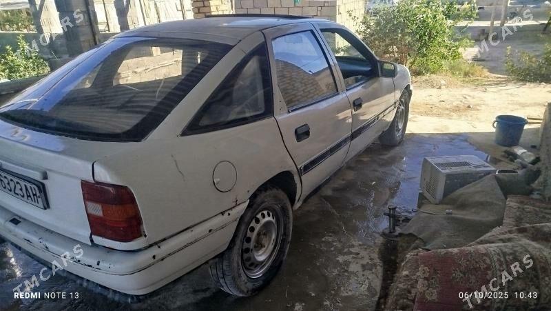 Opel Astra 1996 - 13 000 TMT - Ак-Бугдайский этрап - img 3