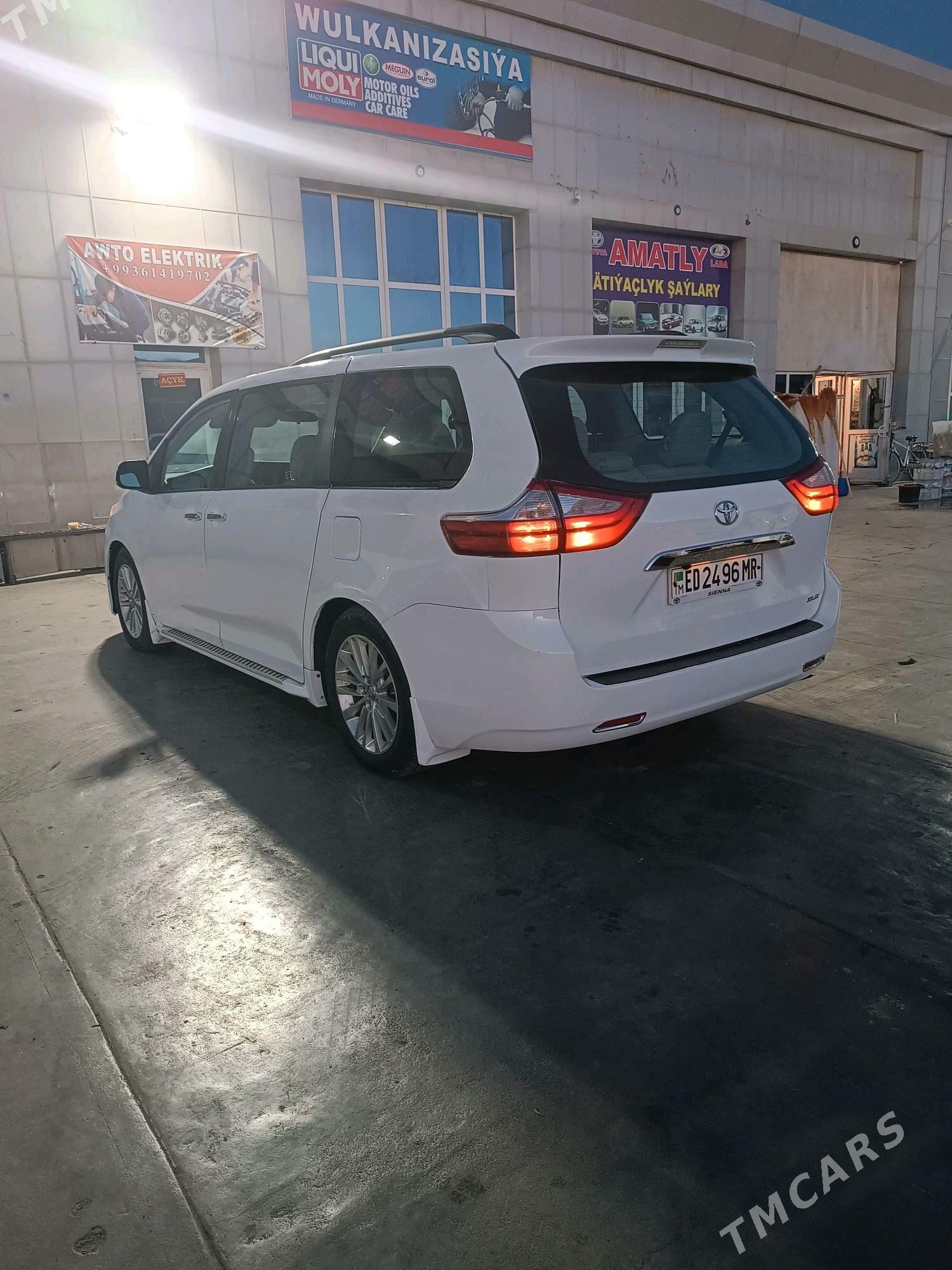 Toyota Sienna 2016 - 370 000 TMT - Туркменгала - img 4