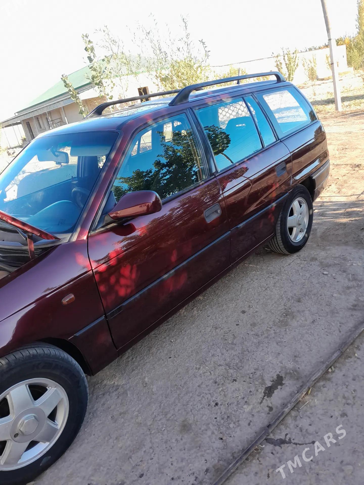 Opel Astra 1995 - 55 000 TMT - Губадаг - img 2