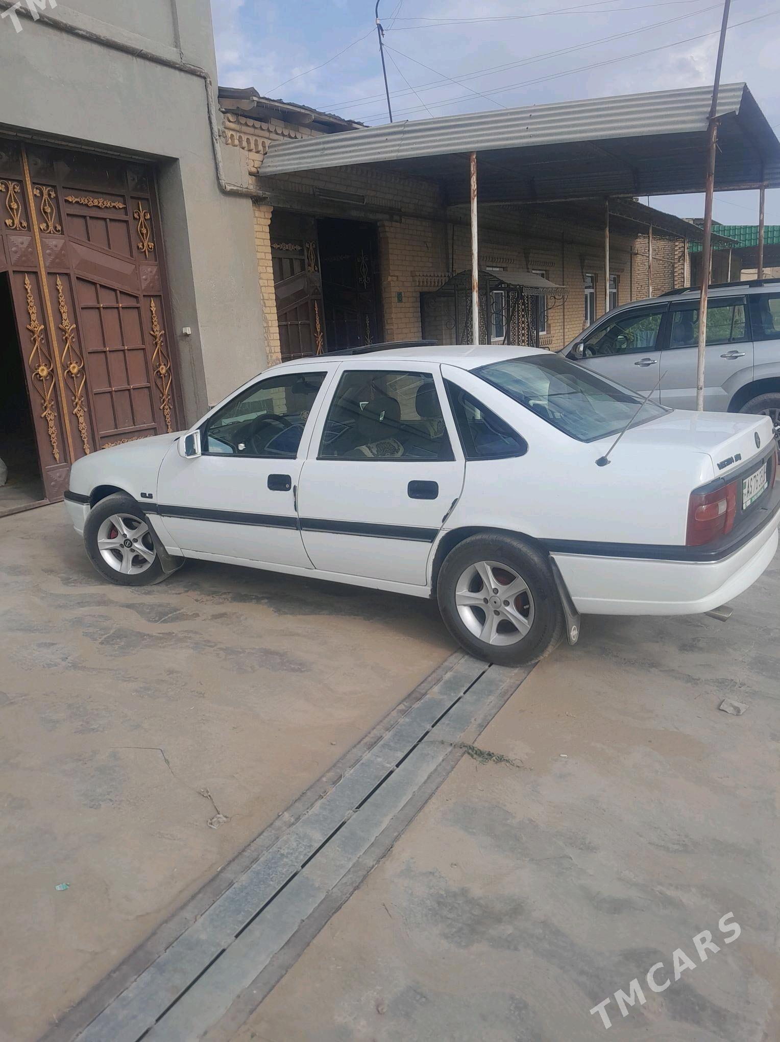 Opel Vectra 1993 - 50 000 TMT - Çärjew - img 4