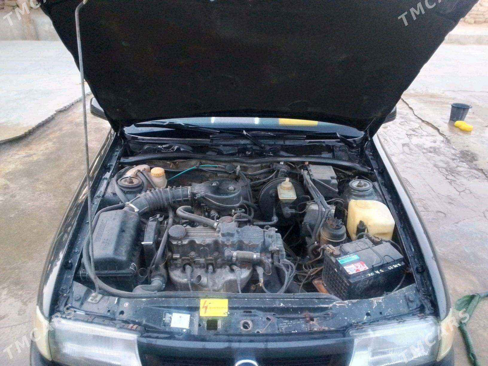 Opel Vectra 1992 - 43 000 TMT - Магданлы - img 3