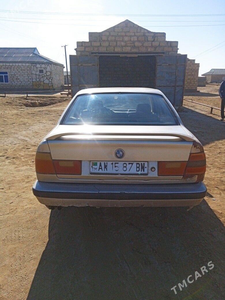 BMW 520 1990 - 20 000 TMT - Эсенгулы - img 6