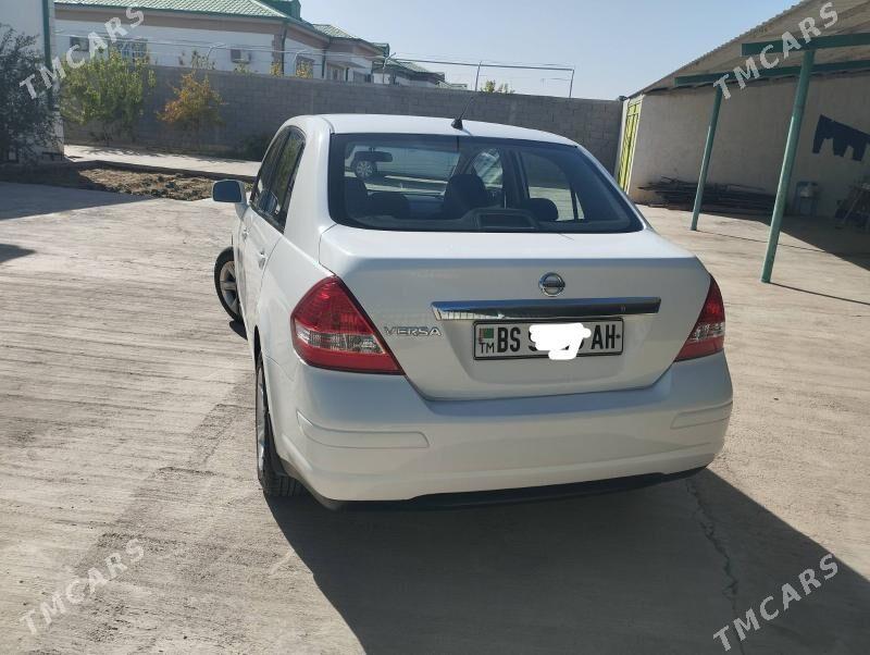 Nissan Versa 2010 - 115 000 TMT - Бахарден - img 3
