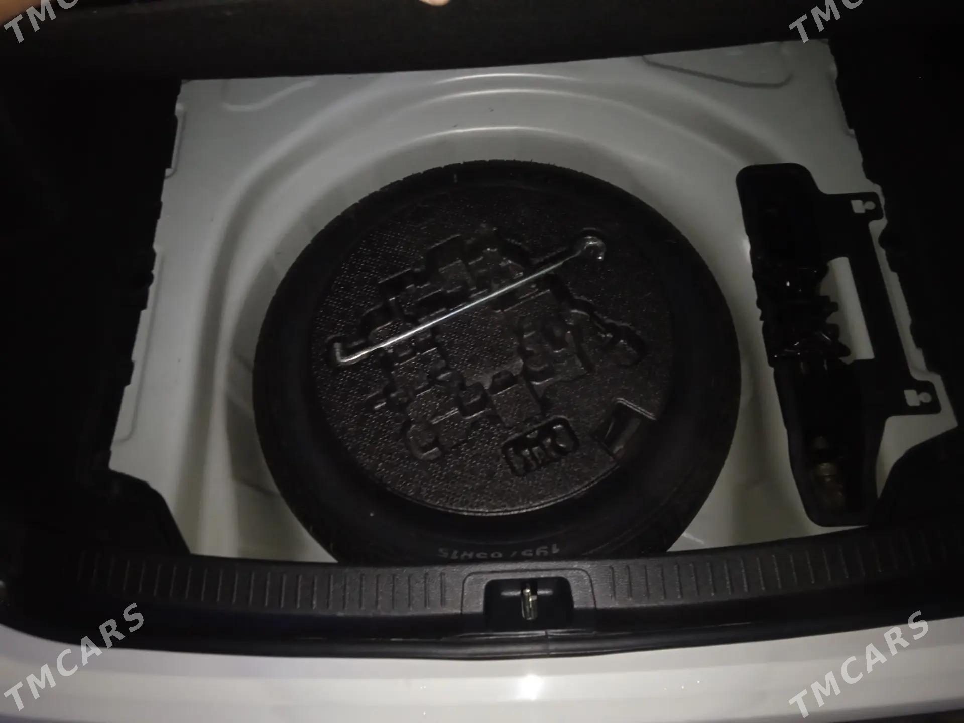 Toyota Corolla 2023 - 310 000 TMT - Туркменабат - img 5