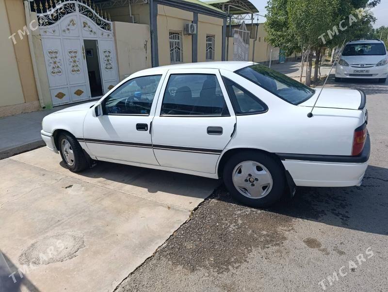 Opel Vectra 1991 - 34 000 TMT - Hitrowka - img 3
