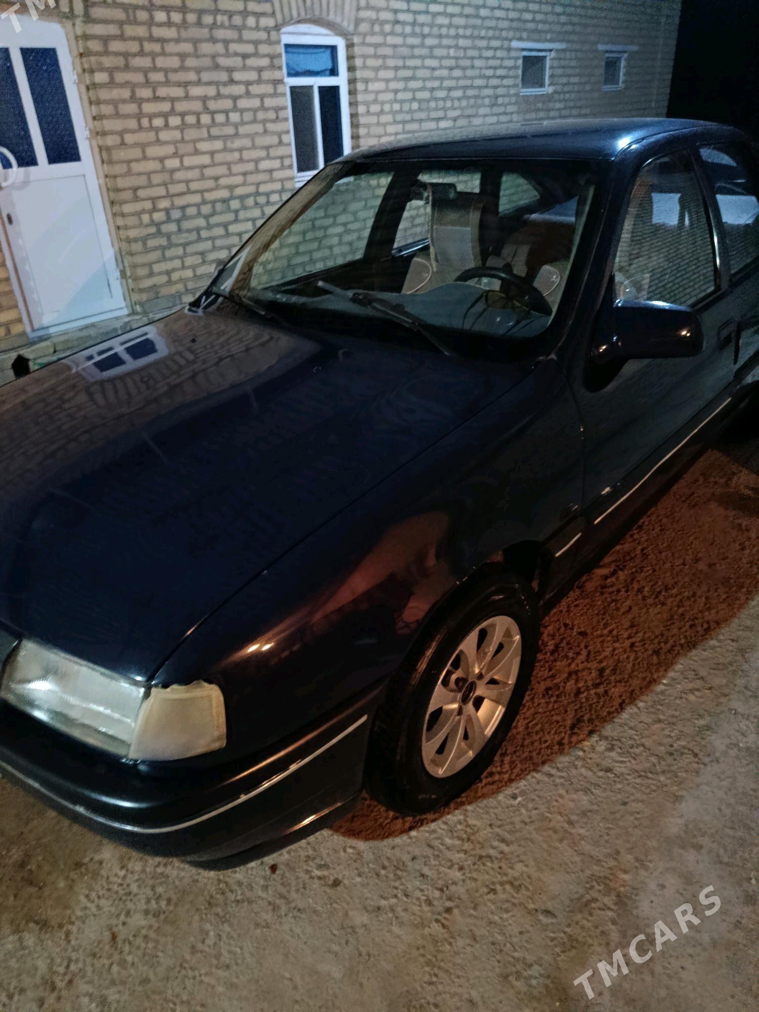 Opel Vectra 1990 - 30 000 TMT - Мары - img 3
