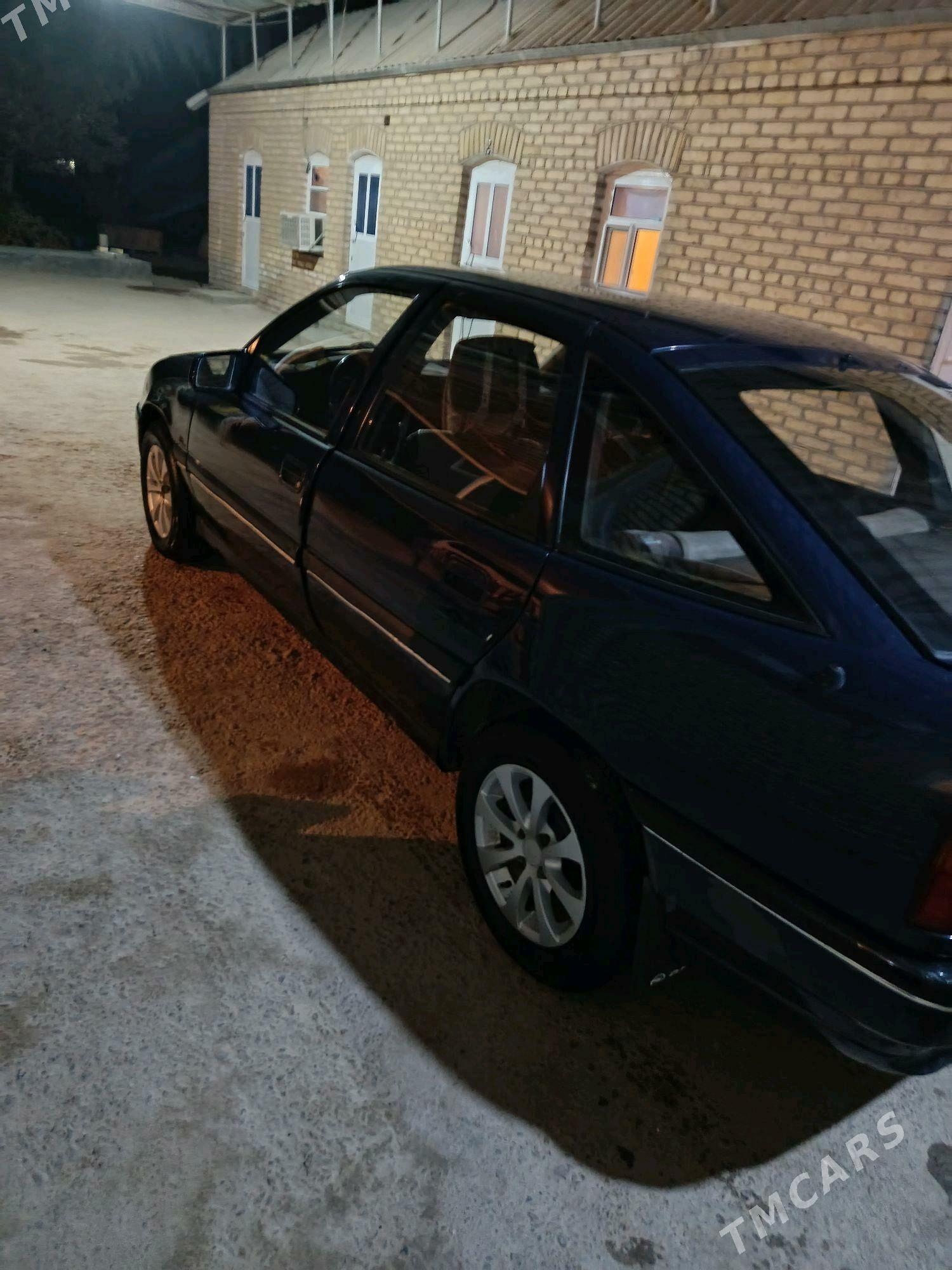 Opel Vectra 1990 - 30 000 TMT - Мары - img 2