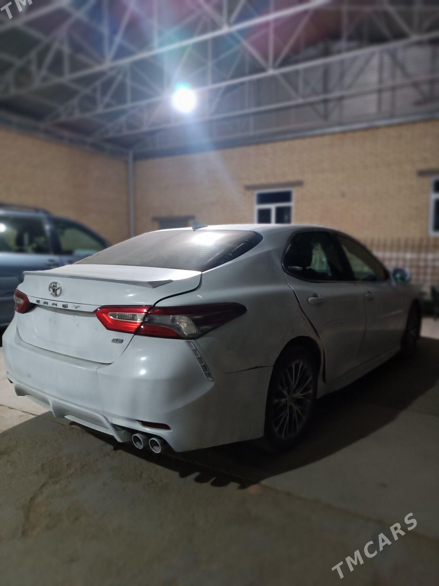 Toyota Camry 2020 - 290 000 TMT - Baýramaly - img 2