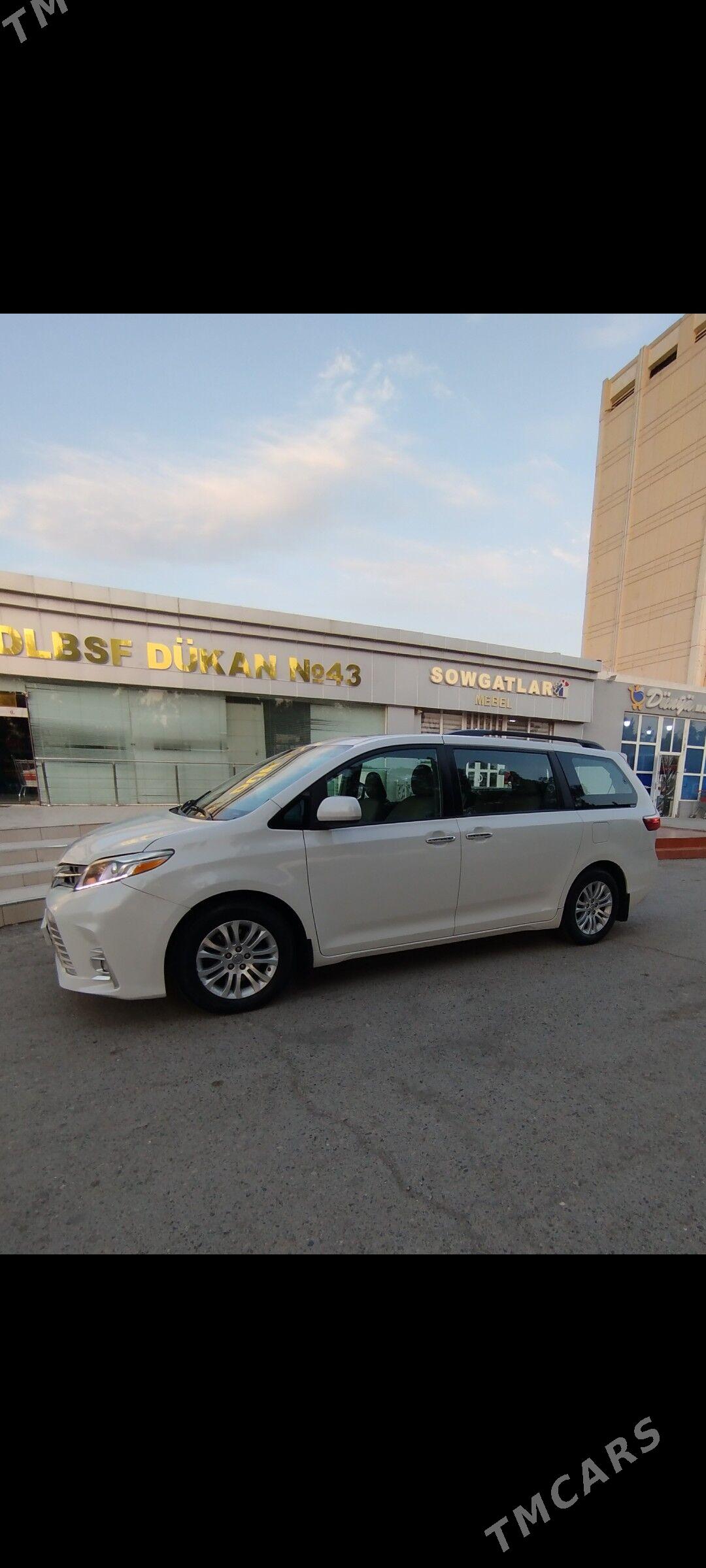 Toyota Sienna 2017 - 400 000 TMT - Туркменабат - img 7