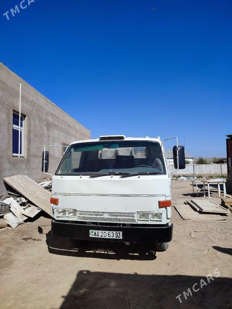 Toyota Dyna 1996 - 110 000 TMT - Гурбансолтан Едже - img 3