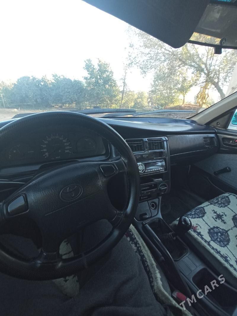 Toyota Carina 1994 - 80 000 TMT - Дашогуз - img 4
