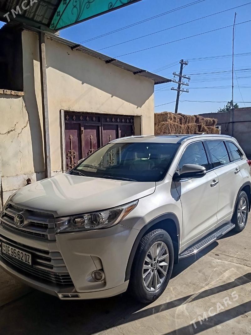 Toyota Highlander 2019 - 495 000 TMT - Гурбансолтан Едже - img 3