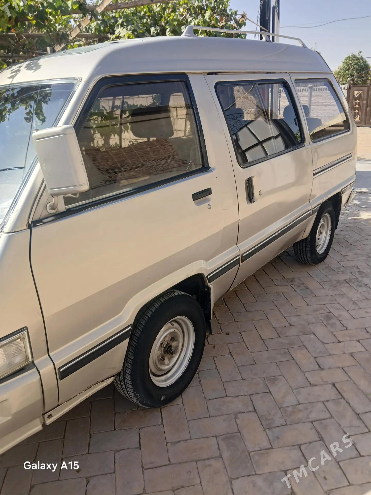 Toyota Town Ace 1986 - 25 000 TMT - Байрамали - img 4