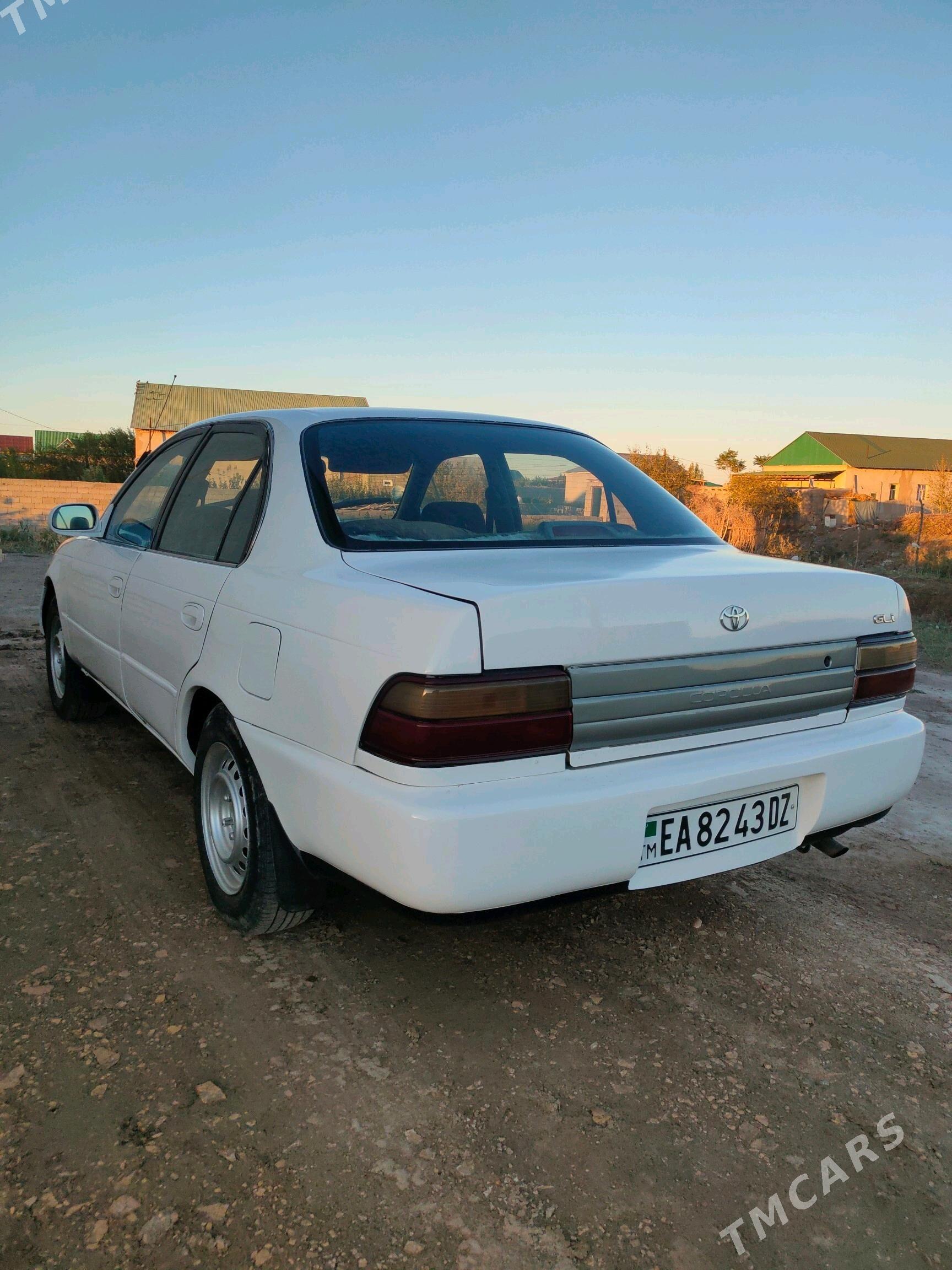 Toyota Corolla 1994 - 66 000 TMT - Köneürgenç - img 4