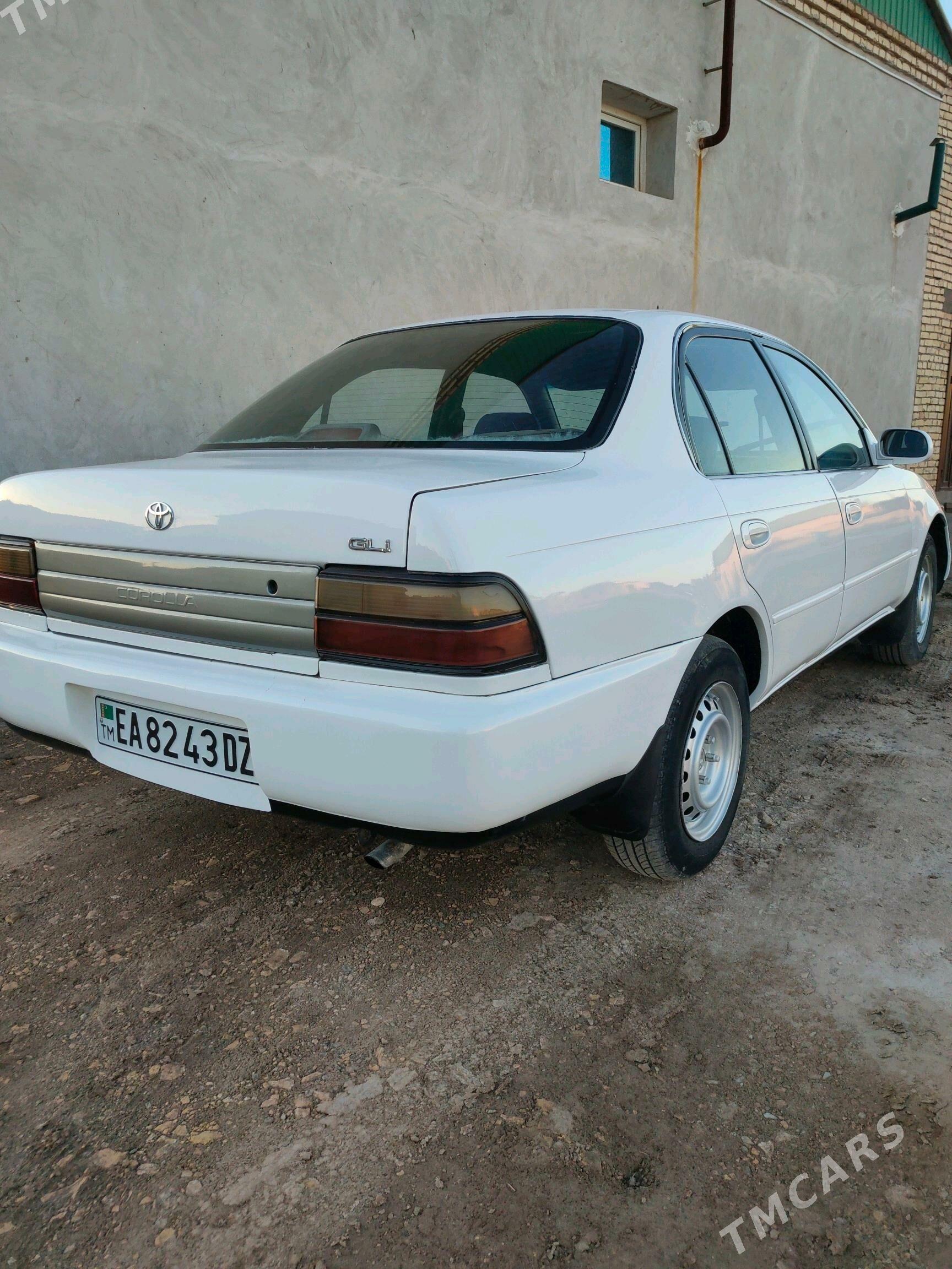 Toyota Corolla 1994 - 66 000 TMT - Köneürgenç - img 5