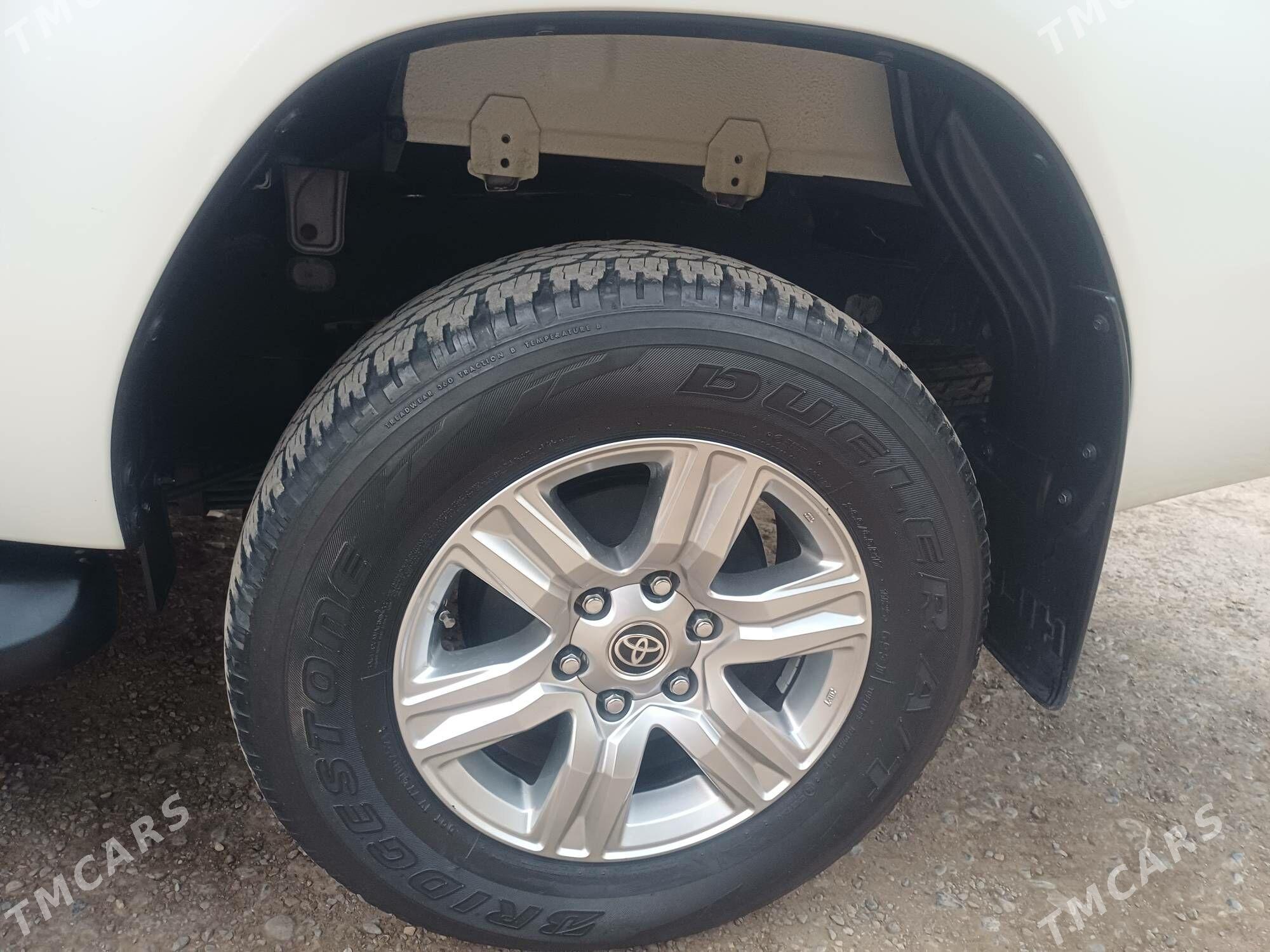 Toyota Hilux 2022 - 590 000 TMT - Türkmenabat - img 3