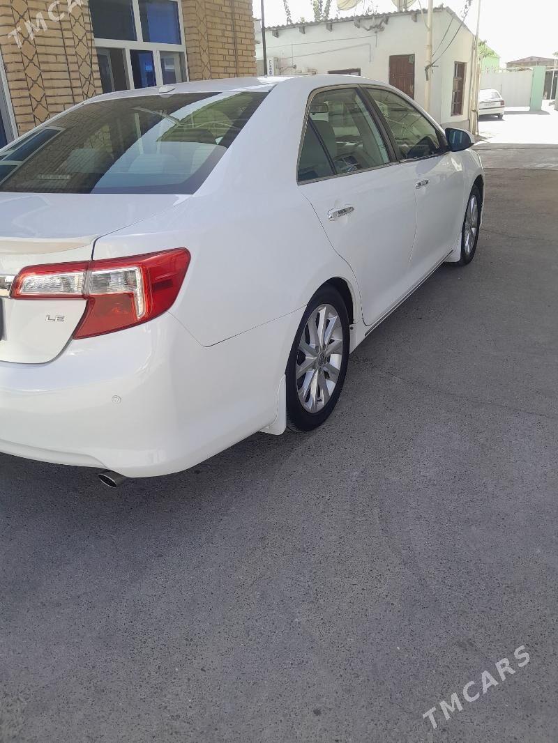 Toyota Camry 2012 - 220 000 TMT - Бузмеин - img 4